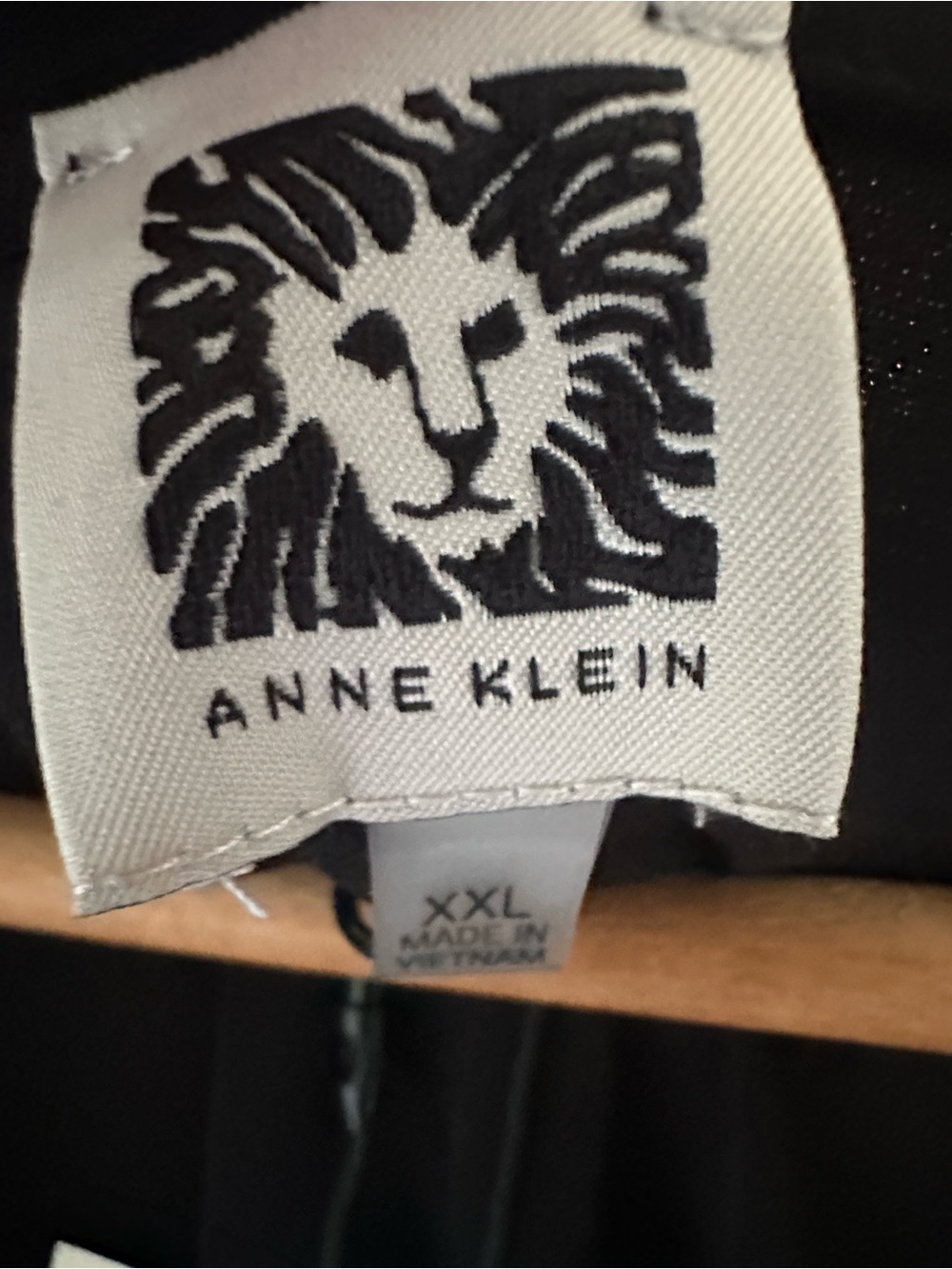 NWT Anne Klein Black Packable Elbow Rolled Sleeve Blouse Gold Button XL - Picture 5 of 8